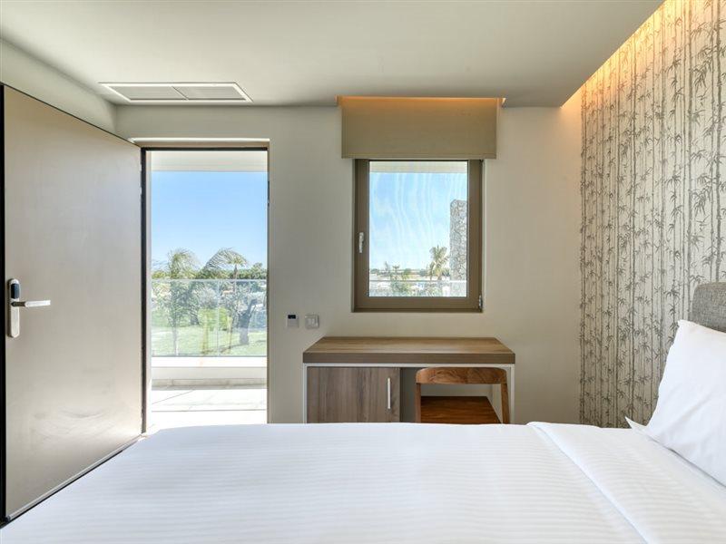 Utopia Blu Hotel ตีกากี ภายนอก รูปภาพ