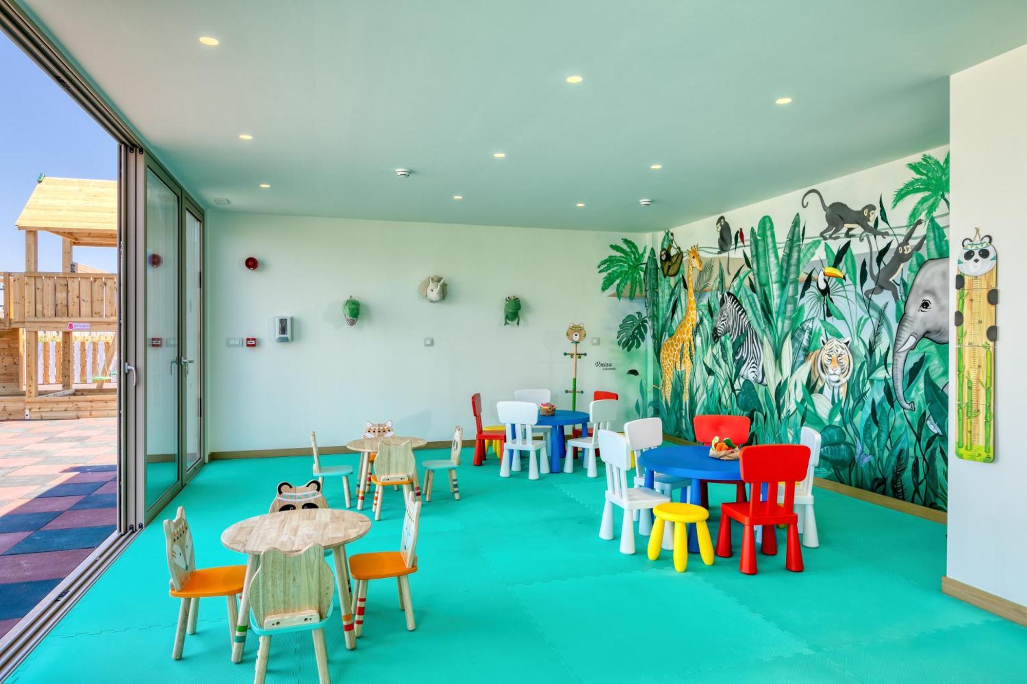 Utopia Blu Hotel ตีกากี ภายนอก รูปภาพ